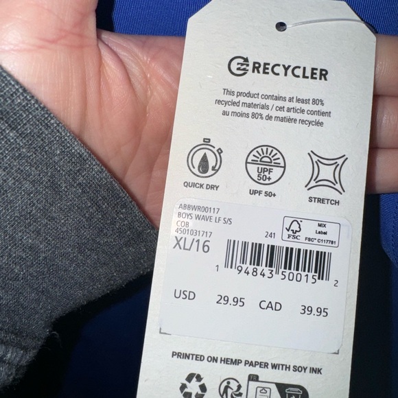 ๐ young boys billabong rash guard ๐ - Picture 4 of 5